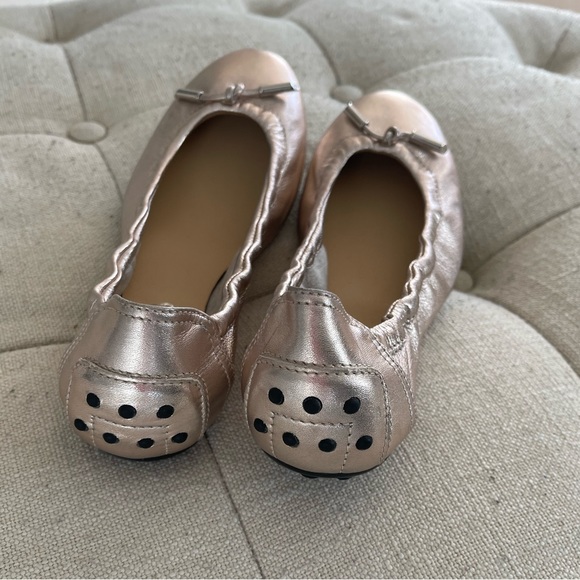 Tod’s rose gold metallic ballet flats - Picture 5 of 13